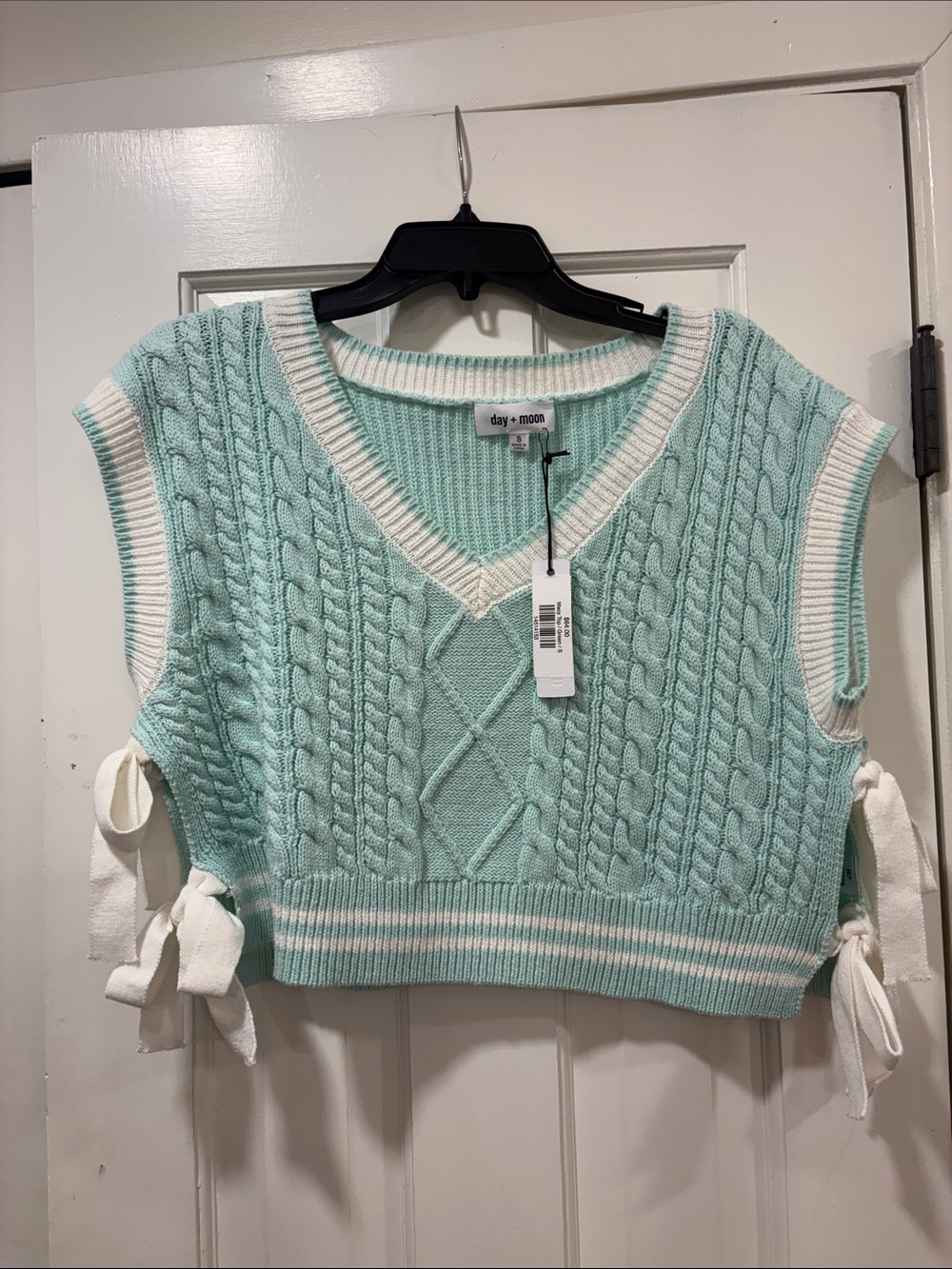 day + moon Mint Cable-Knit V-Neck Sweater Vest with White Trim
